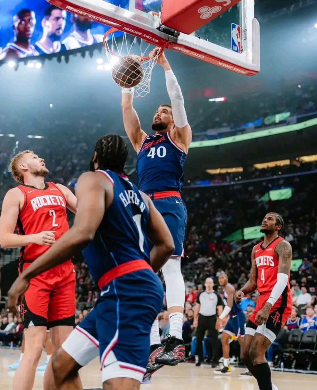 海星-关于转会期门兴格拉德巴赫调整名单以备NBA季后赛，远射贴柱环节打磨，悬念犹存，心理建设被强调的信息-海星